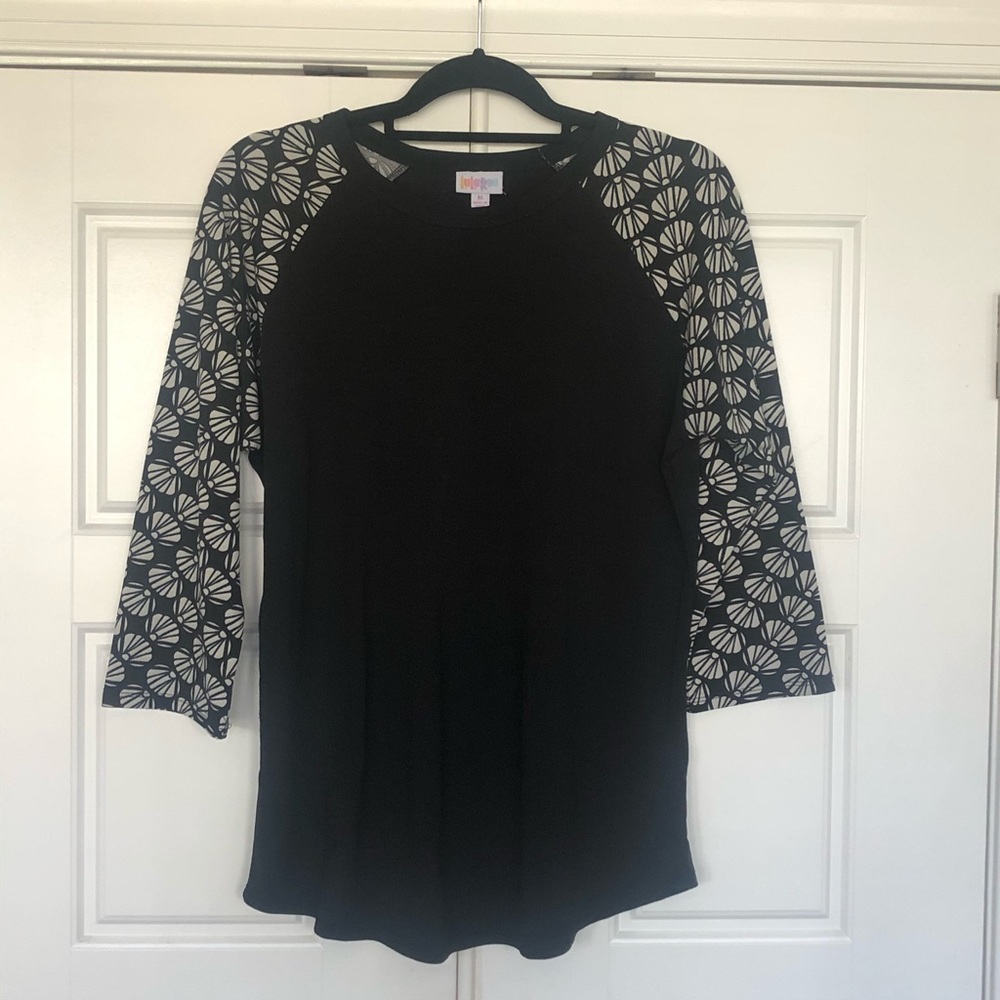 LuLaRoe Randy baseball T-shirt